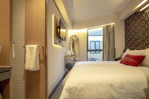 Caja de seguridad en la habitación, escritorio y wifi gratis