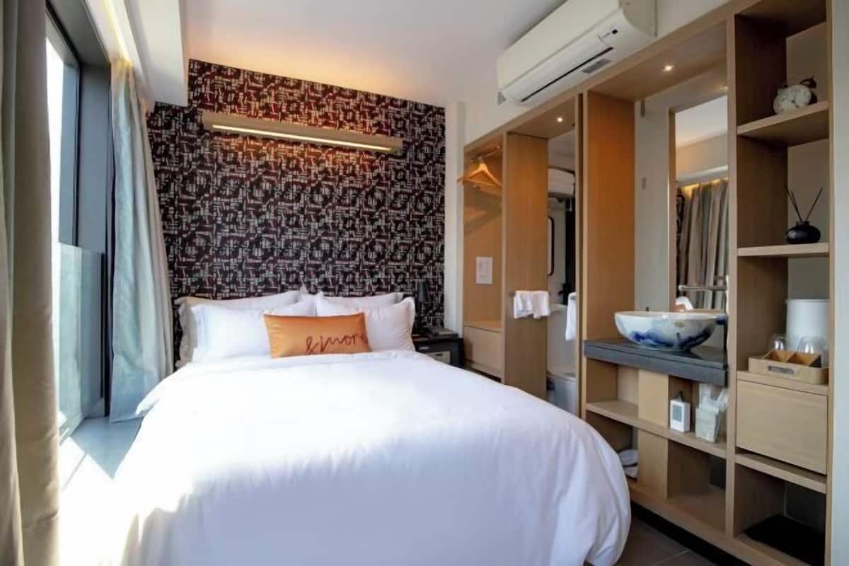 In-room safe, desk, free WiFi, bed sheets