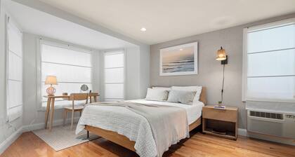 Oak Suite at The Hygge House