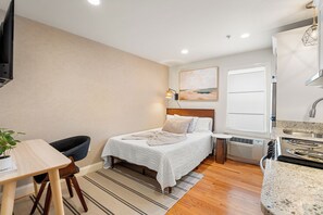 1 bedroom, iron/ironing board, WiFi, bed sheets