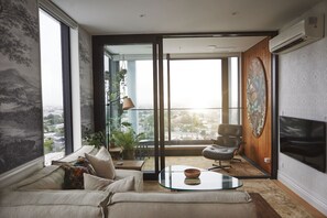 TV - 1203/1 Buscomb Avenue, Henderson, Auckland 0610 (Auckland West)