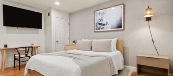 Drift Suite at The Hygge House