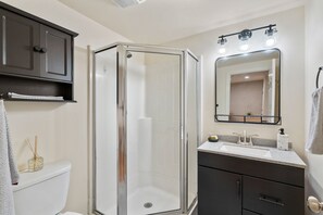Hair dryer, towels - Drift Suite at The Hygge House (Newburyport)