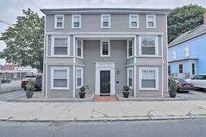 Exterior - Drift Suite at The Hygge House (Newburyport)