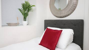 1 bedroom, in-room safe, iron/ironing board, free WiFi