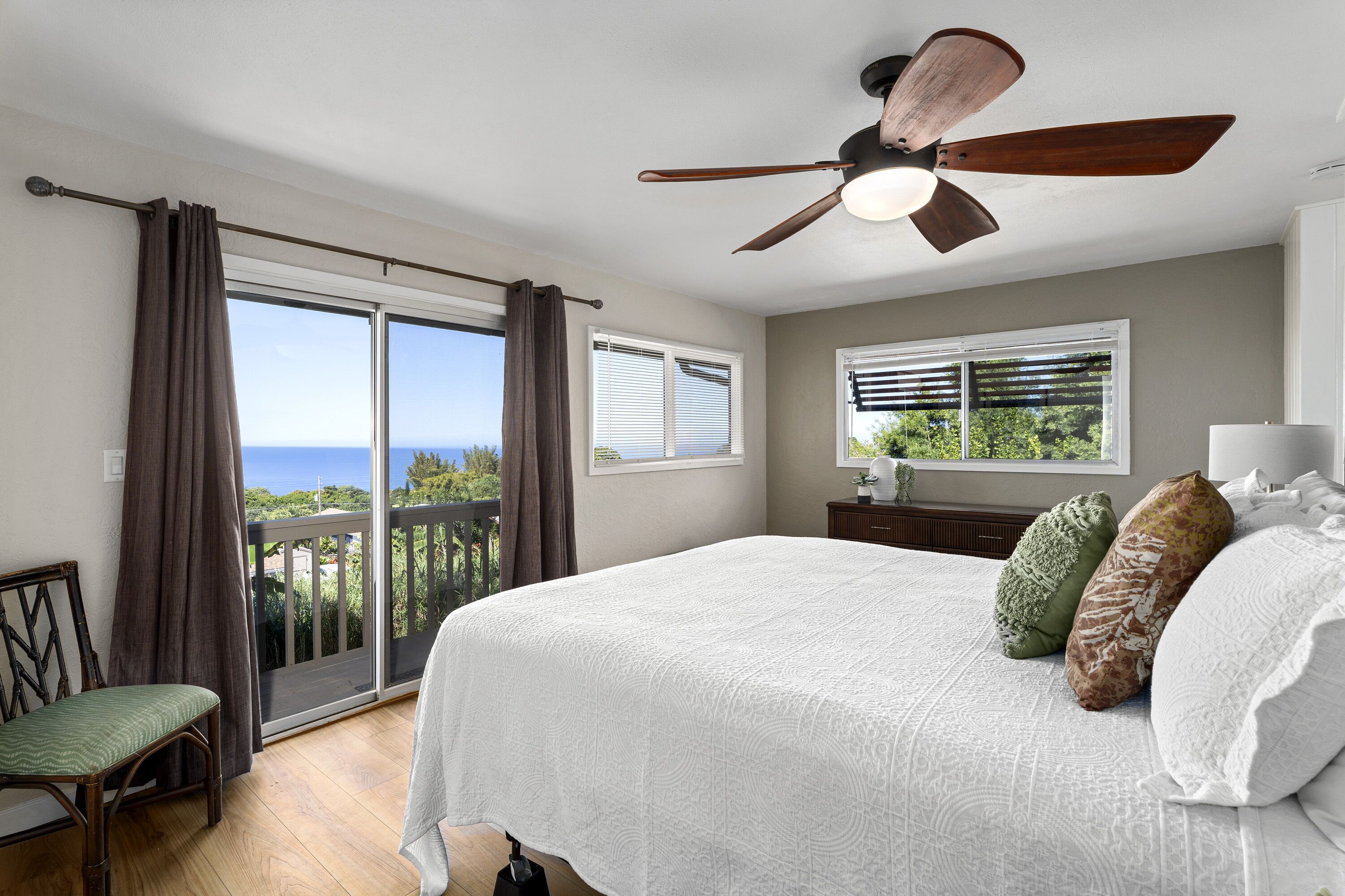 4 sovrum, skrivbord, strykjärn/strykbräda och gratis wi-fi