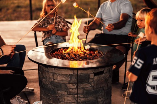 Secluded North Lodge Sleeps 40 Clubhouse, Reunions, Dinosaur Quarry nearby