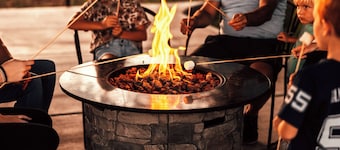 Secluded North Lodge Sleeps 40 Clubhouse, Reunions, Dinosaur Quarry nearby