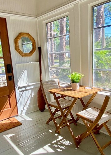 Charming 1940s Cottage: Kayaking, Fishing & Birdwatching on the Nature Coast