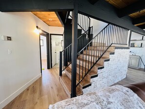 Interior - Stunning Wrightwood Chalet (Wrightwood)
