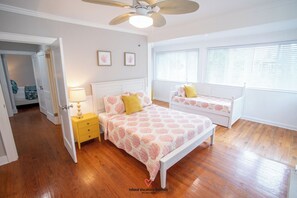 4 bedrooms, free WiFi, bed sheets