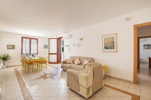 Apartment | Living area