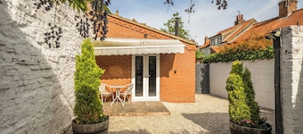 Cozy Lodge Sleeps 4 in Barton-upon-humber