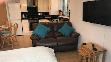 Cabin | 1 bedroom, iron/ironing board, free WiFi, bed sheets