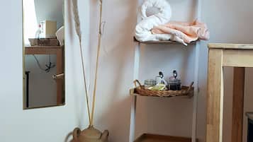Double Room, 1 Bedroom (Terracotta) | Individually decorated, individually furnished, desk, blackout drapes