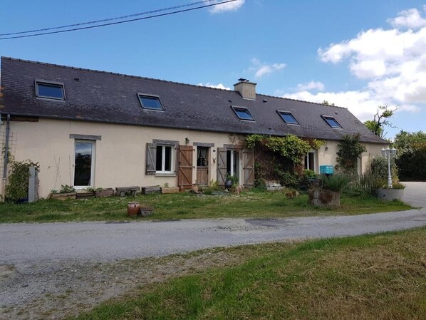 Exterior - Aux Chambres du Chadoux de Chateaubourg (Chateaubourg)