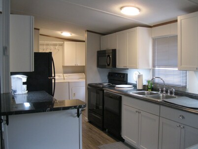 The Guest House at Woody Farms - Longer Stays, Professionals & Little League