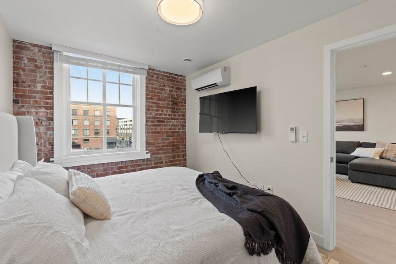 1 habitación, tabla de planchar con plancha, wifi gratis y ropa de cama 