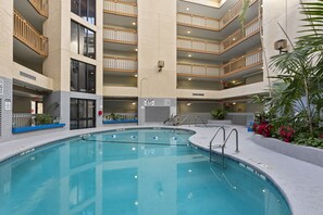 Piscina interna, piscina externa