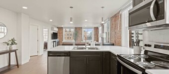 Spacious Apartment with King Beds!  J&K on Main