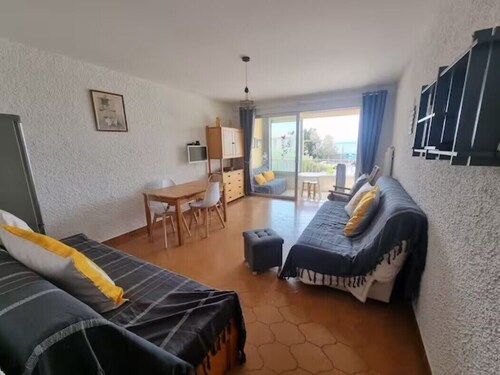Studio of 30m² with nice view on the sea