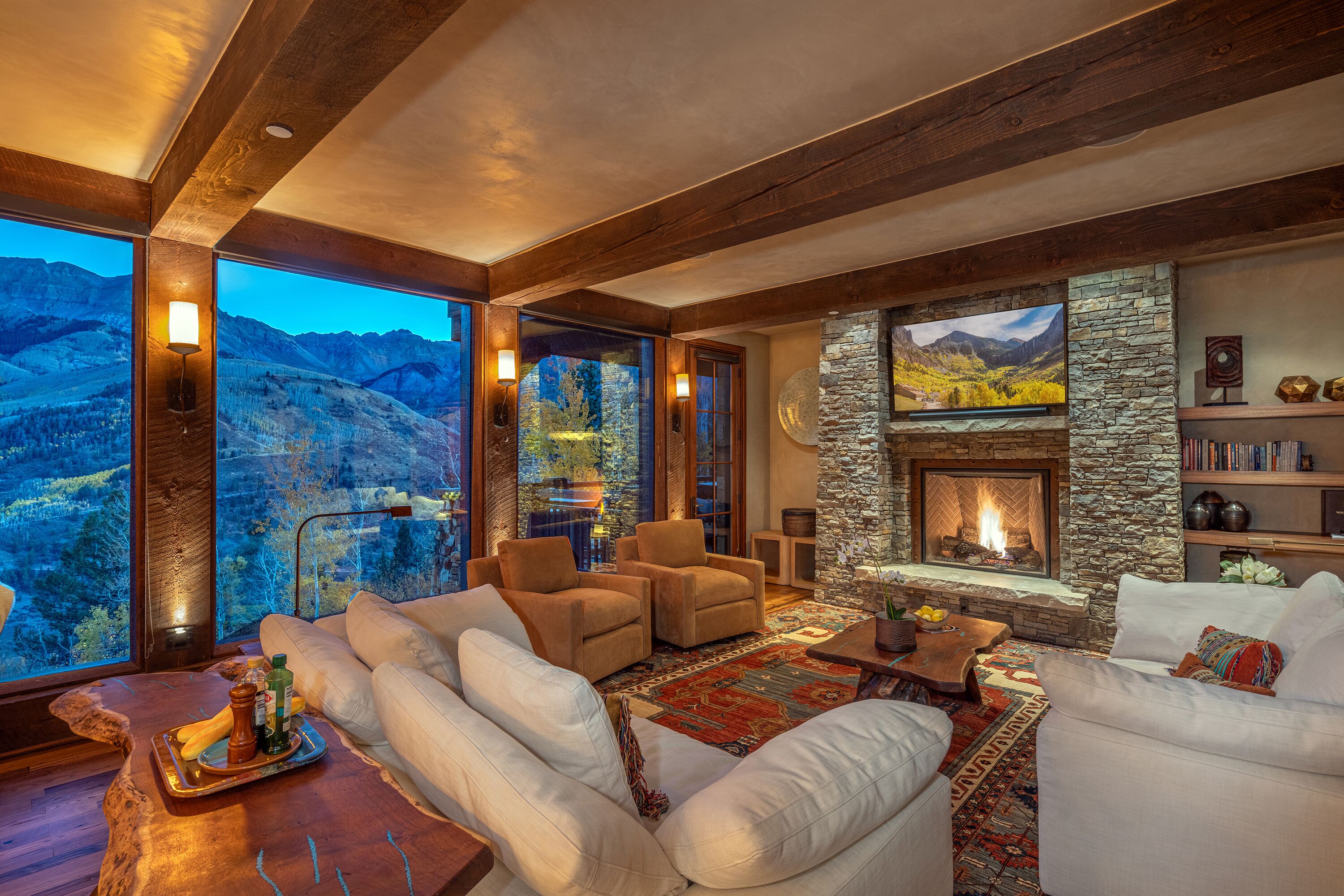 SEE FOREVER 121-Luxurious Resort Living with Incredible Mountain Views