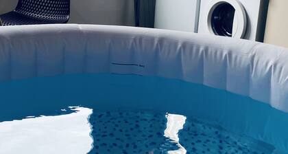 Cozy suite ✨city center with hot tub✨