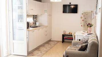 Smart-TV, DVD-Player, BĂŒcher