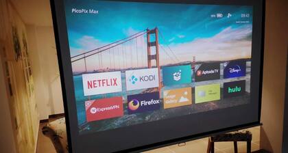 Logement entier avec Home Cinéma, Billard Américain et terrasse privés.