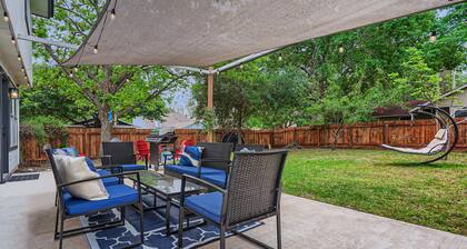 Renovated LaCasa deArte- Minutes From Downtown and Austin Hotspots!
