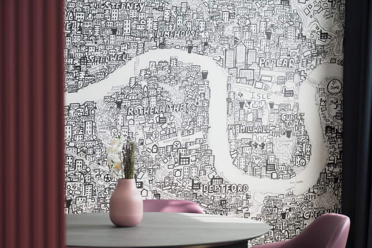 Suite Smart | Area keluarga | Smart TV 65-inci dengan saluran TV digital