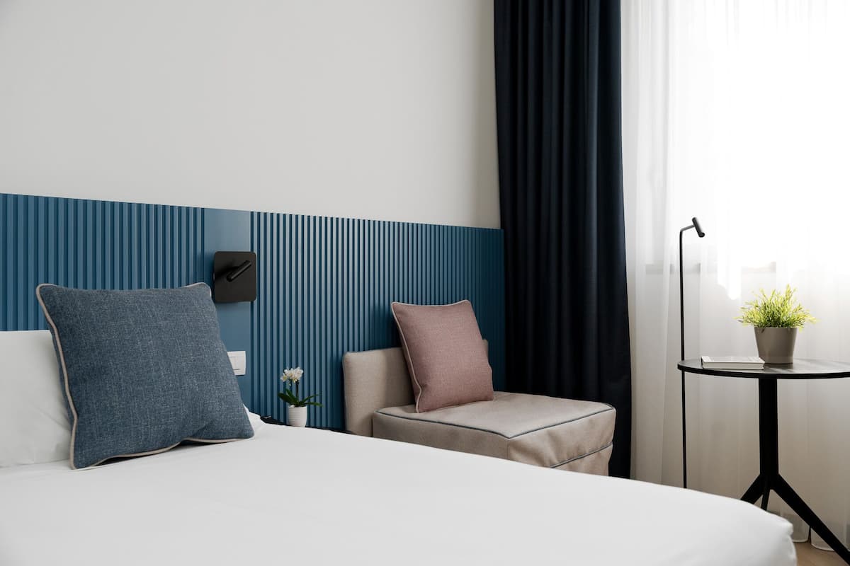 Kamar Double Deluks untuk 1 Orang | 1 kamar tidur, selimut bulu angsa, brankas, dan kedap suara