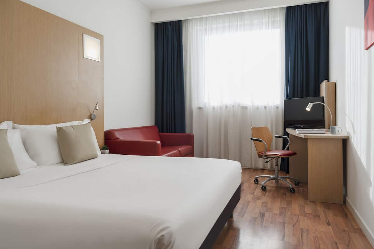 1 bedroom, down duvets, in-room safe, soundproofing