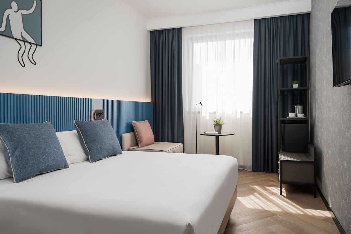 1 bedroom, down duvets, in-room safe, soundproofing