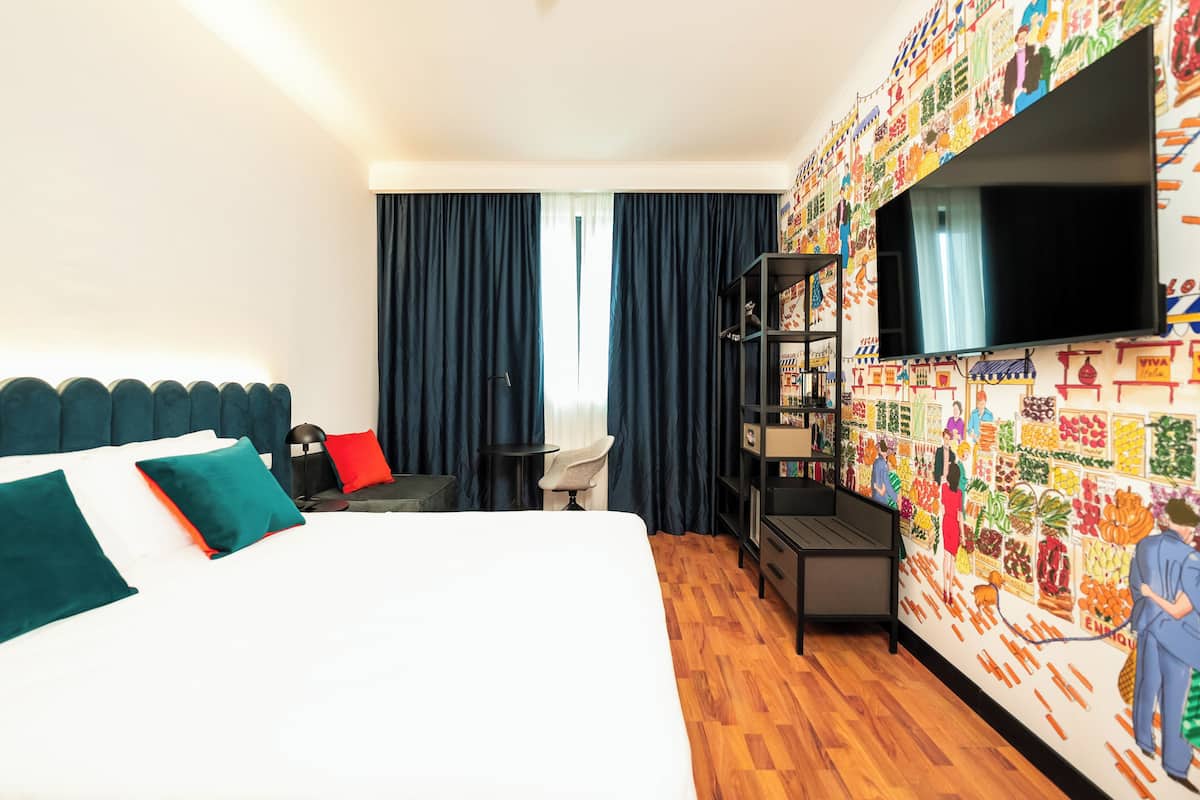 1 bedroom, down duvets, in-room safe, soundproofing
