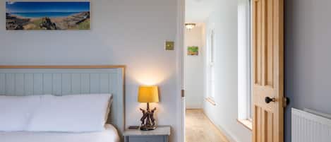 3 bedrooms, iron/ironing board, WiFi
