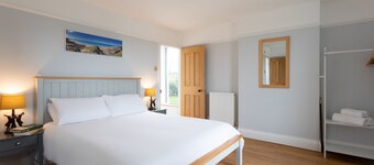 Millook View Farmhouse - Luxury Cottages
