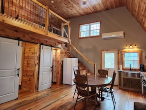 Dining - Fly Away Cabin: Relax and enjoy the creek views and sounds. (Millmont)