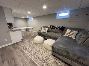 Televisión y chimenea 