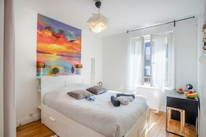 2 bedrooms, iron/ironing board, travel crib, WiFi - L'Aparté ★ HYPER CENTRE ★ LUMINEUX ★ (Lorient)