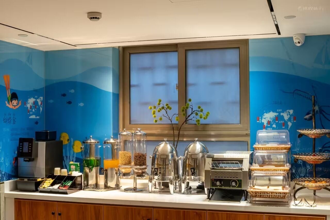 Desayuno buffet diario (CNY 48 por persona)