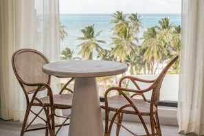 Superior Room, 1 King Bed | Hypo-allergenic bedding, minibar, in-room safe, desk - Nattivo Collection Hotel (San Andrés)