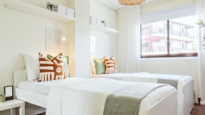 3 bedrooms, iron/ironing board, free WiFi, wheelchair access