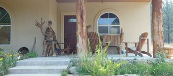 ATV/Snowmobiler's Paradise - Ride Out from the Cabin for Miles on End!