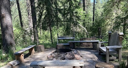 Fabulous Mountain Chalet on the River with All the Amenities you Desire!
