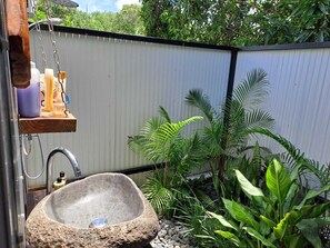 Property grounds - Le Jardin Secret - Maison Ecolo Dans un Verger (Brisée Verdière)