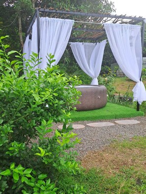 Property grounds - Le Jardin Secret - Maison Ecolo Dans un Verger (Brisée Verdière)