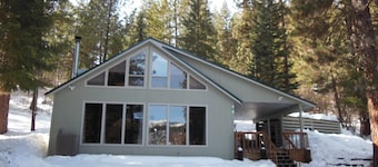 Very Private Cabin Nestled in the Pines with Awesome Views