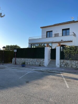 Exterior - To complete (Cala Blanca)