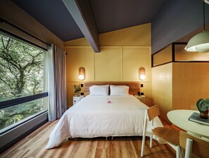 Superior Apartment, 1 King Bed, Kitchen - The Somos Flats Provenza (Medellín)